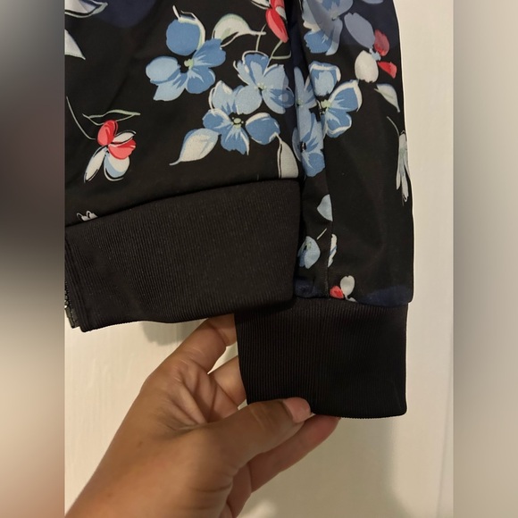 Adidas Floral jacket XL - Picture 4 of 10